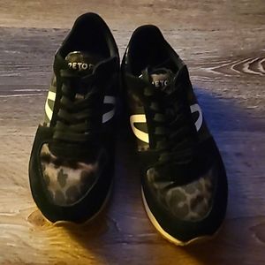 Tretorn Tennis Shoes